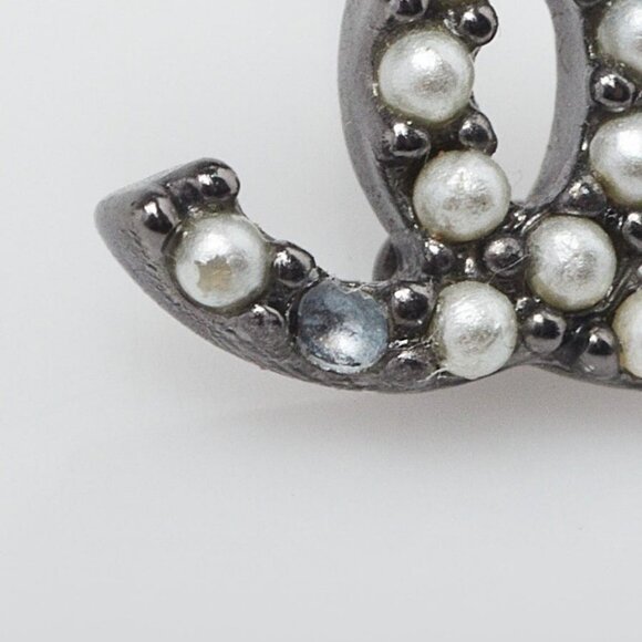 Chanel Faux Pearl Mini CC Stud Earrings - Picture 5 of 5